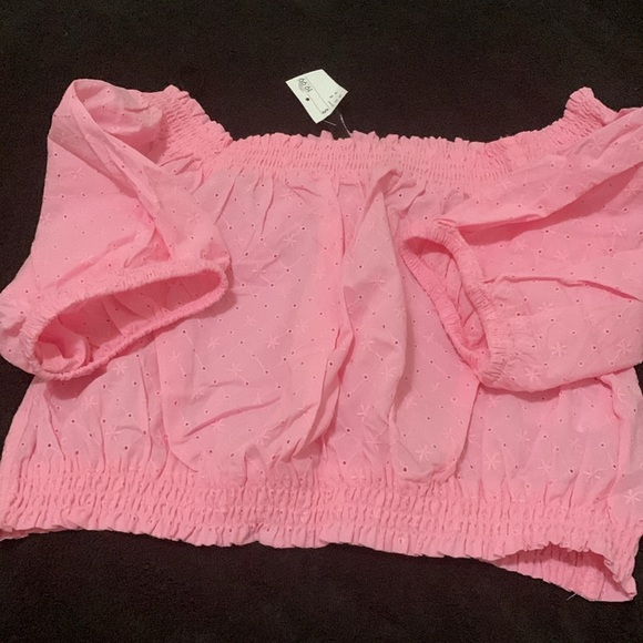 NWT! Eyelet crop top from H&M. - Picture 5 of 7